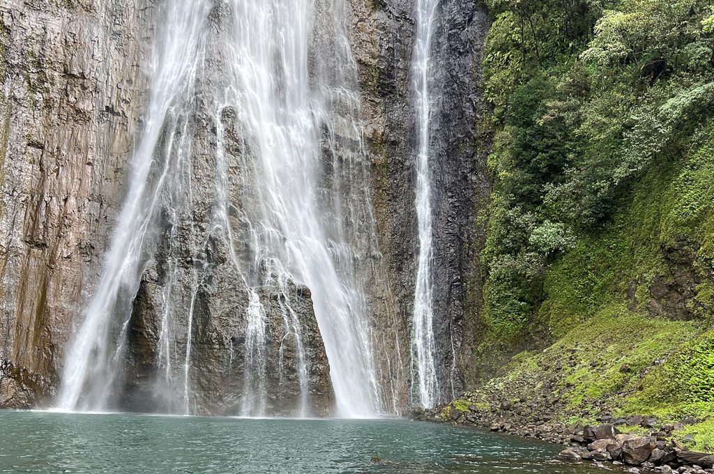 Jurassic Falls Manawaiopuna Falls